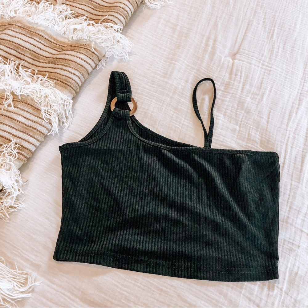 One shoulder top